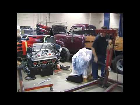 How to Attach an Engine to an Engine Hoist