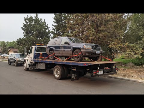 Ride along in a rollback tow truck!