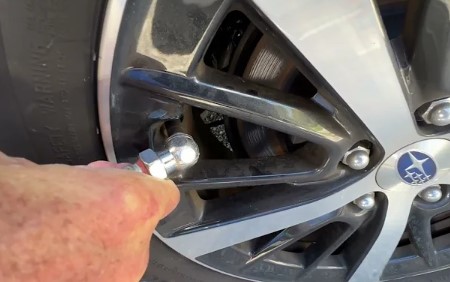 How To Inflate Your Tires With An Air Compressor