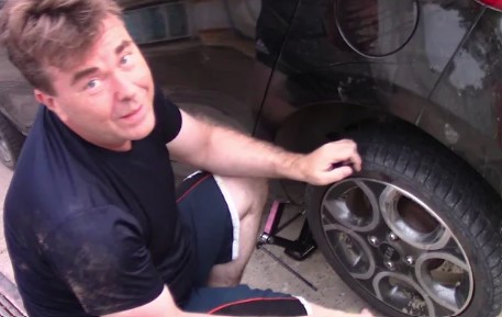 What To Do If You Get A Flat Tire In A Rental Car