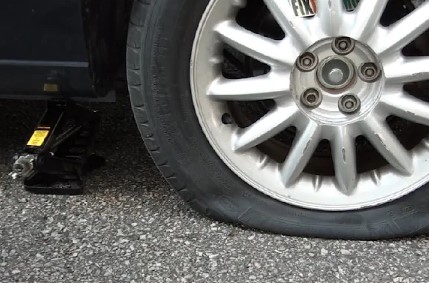 How To Change A Flat Tire