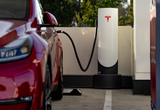 Can GM EVs Charge At Tesla Superchargers