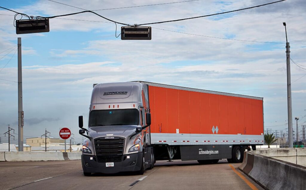 How Tight Of A Turn Can A Semi-Truck Make