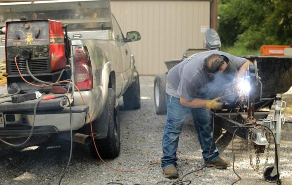 How to Find a Reliable Mobile Welder