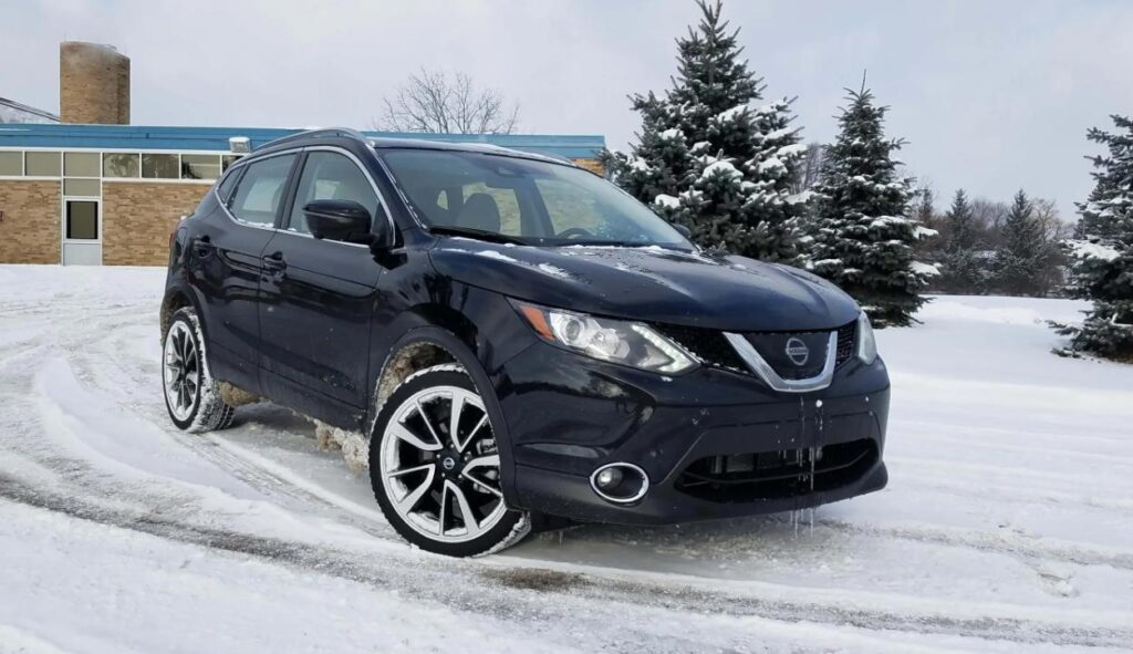 What Makes Nissan Rogue a Good Choice for Snow