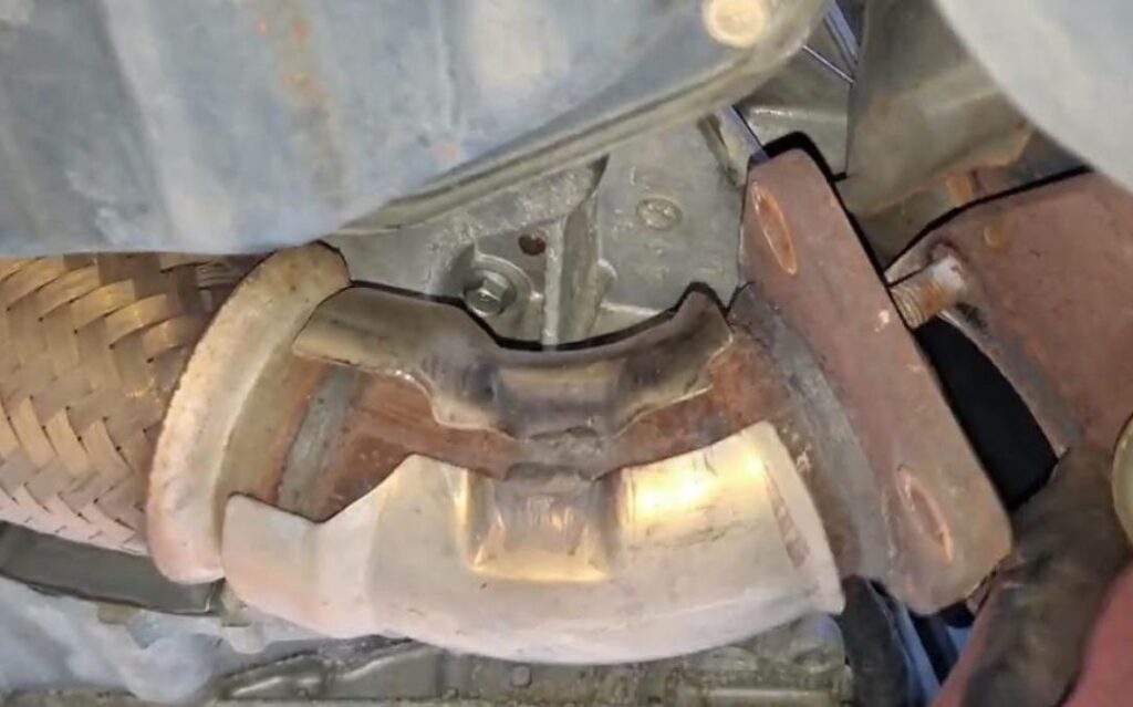 Where Is My Catalytic Converter On A Nissan Rogue 2012