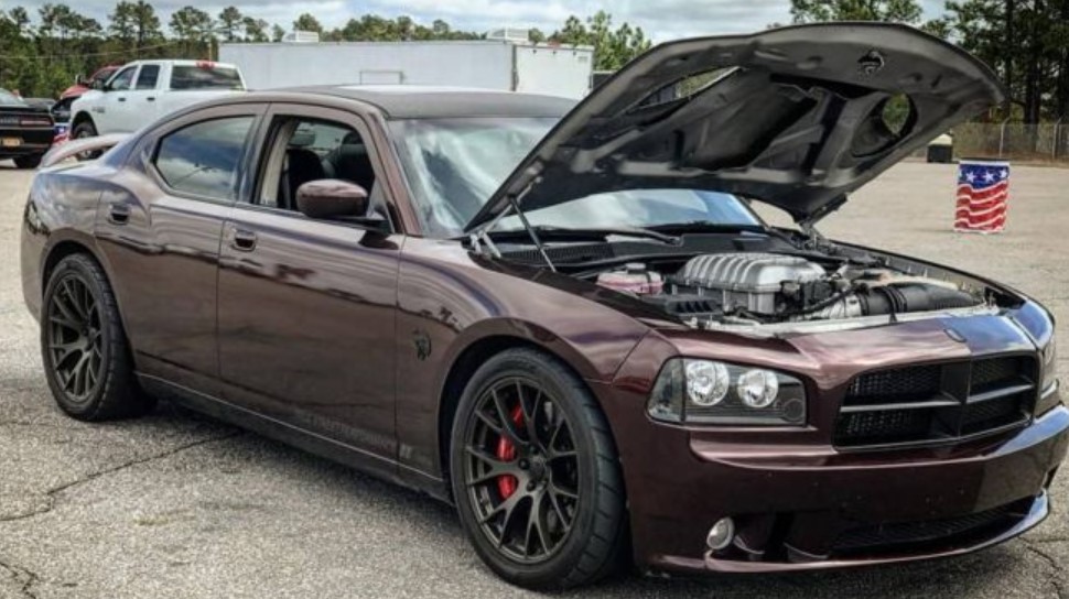 Can You Put A Hellcat Engine In A V6 Charger