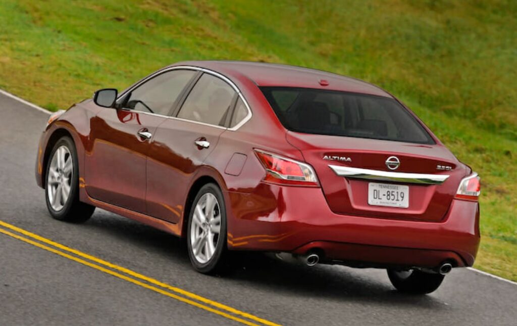 Difference Between Nissan Altima 2.5 and 2.5S