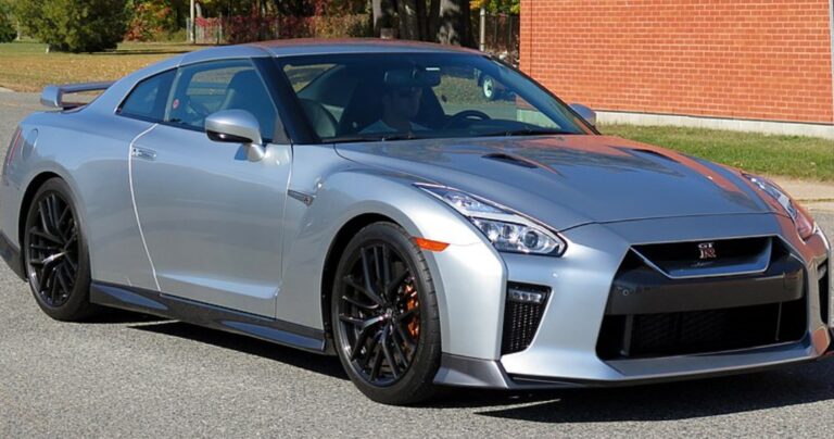 How Many Nissan GTR Were Made? Quick Answer