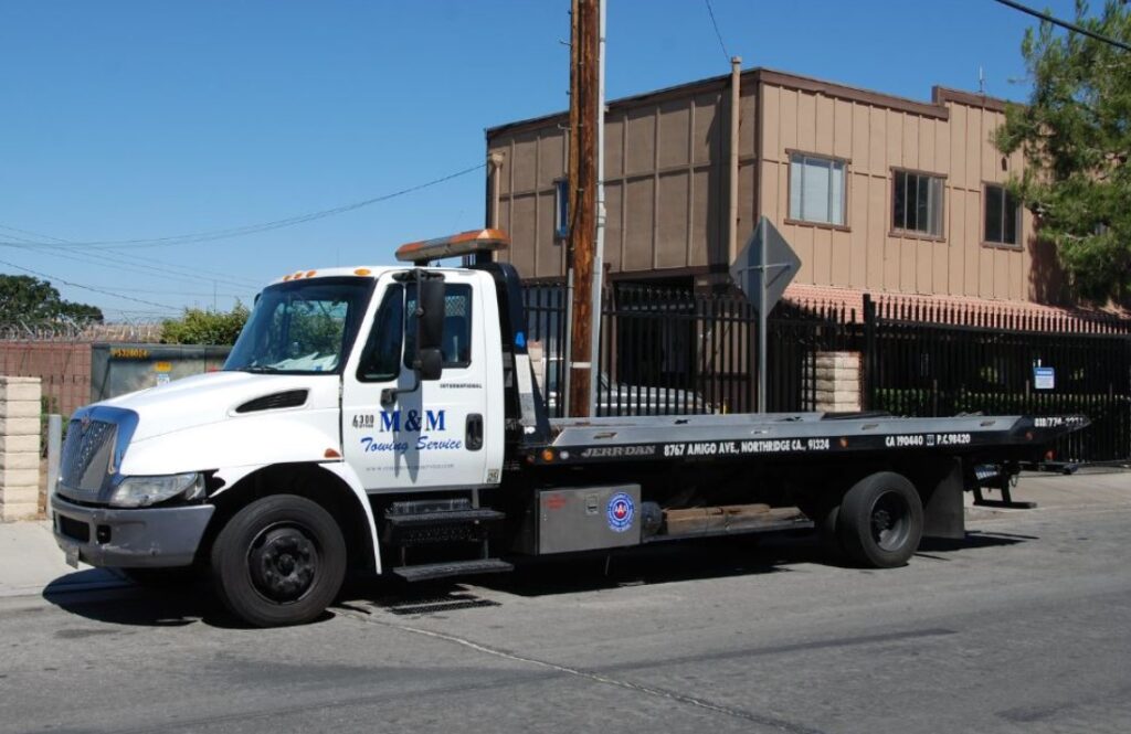 Features of Flatbed Tow Trucks