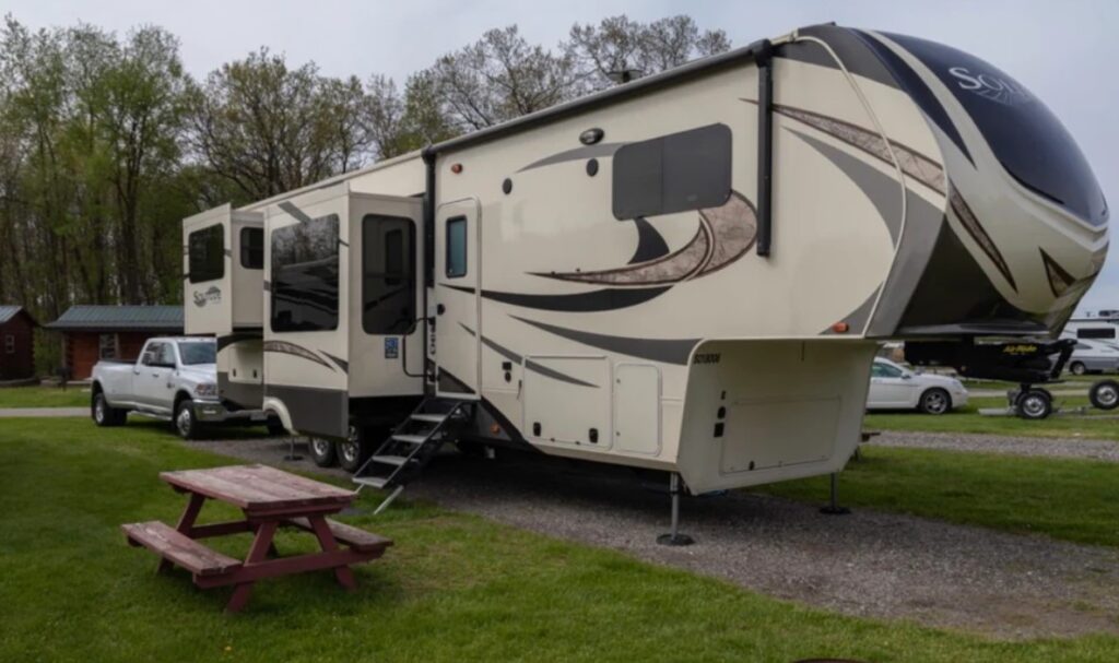 How Do You Level Up A Fifth Wheel Camper