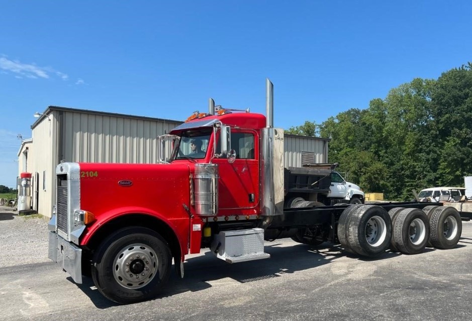 How Many Pounds Of Freon Does A Peterbilt 379 Hold