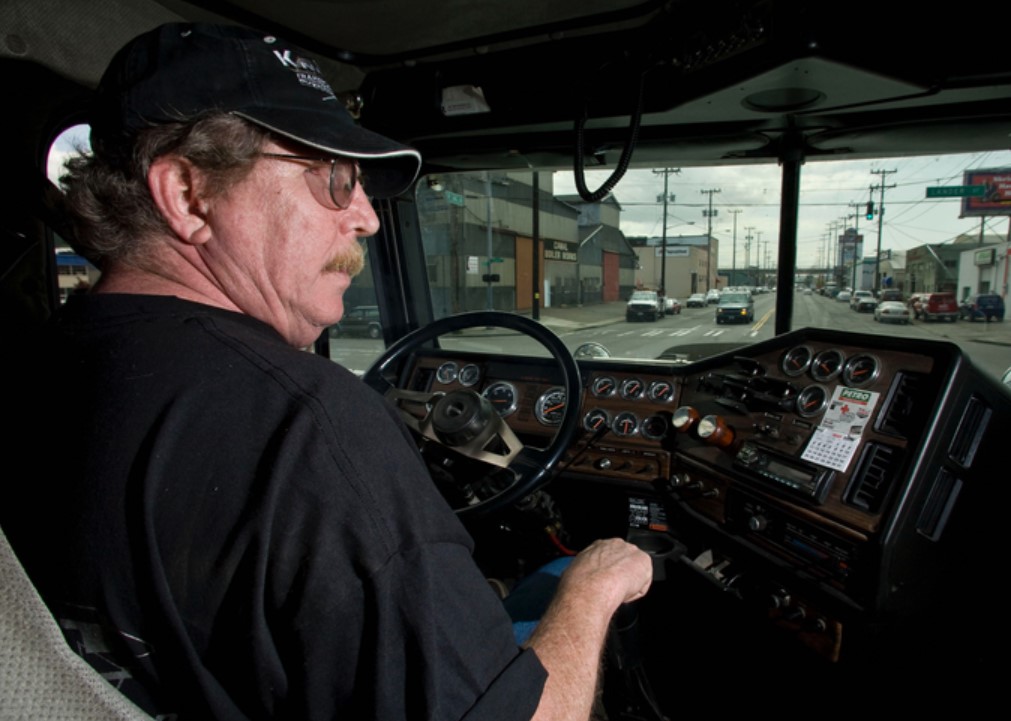 Why Do So Many Truck Drivers Quit