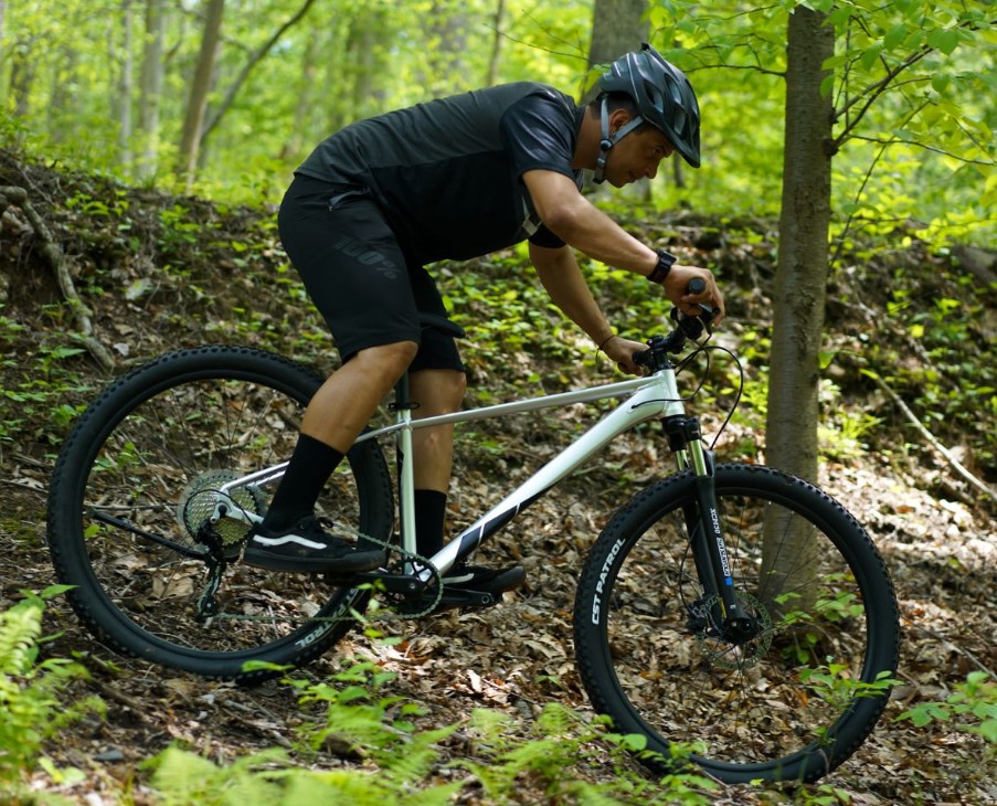 Are Giordano Mountain Bikes Suitable for Off-Road Adventures