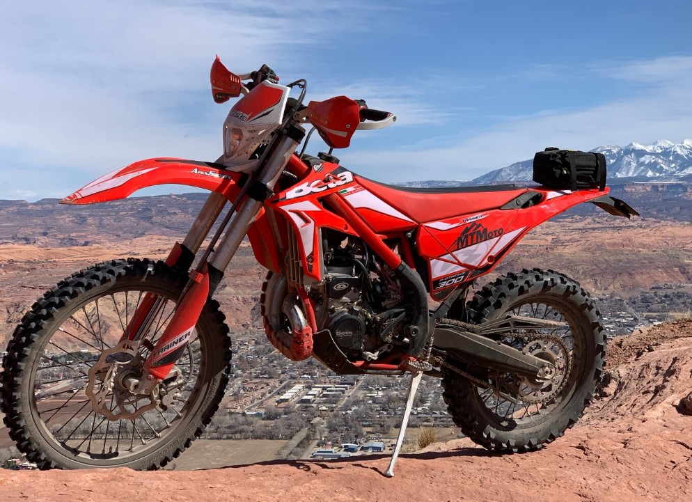 Are There Age and Licensing Requirements for Dirt Bike Rentals