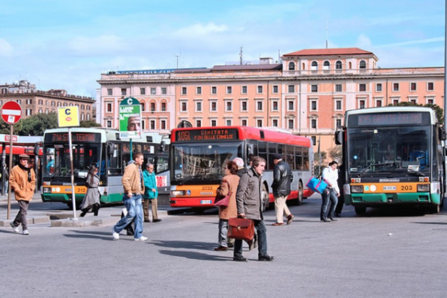 Cultural Etiquette on Italian Buses