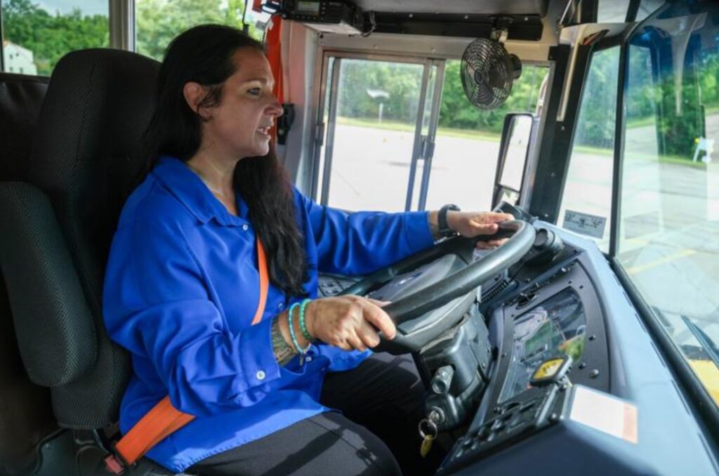 What Are The Pros And Cons Of Being A School Bus Driver