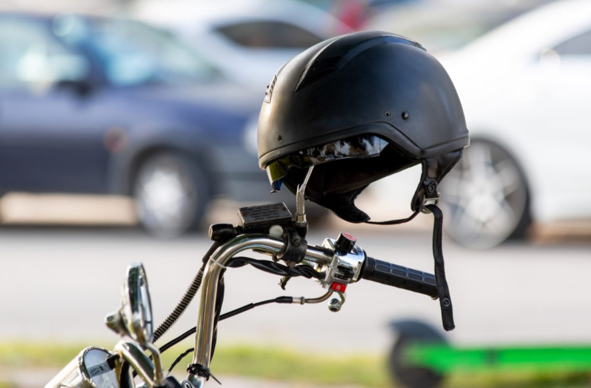 Does Illinois Have A Motorcycle Helmet Law? Answered