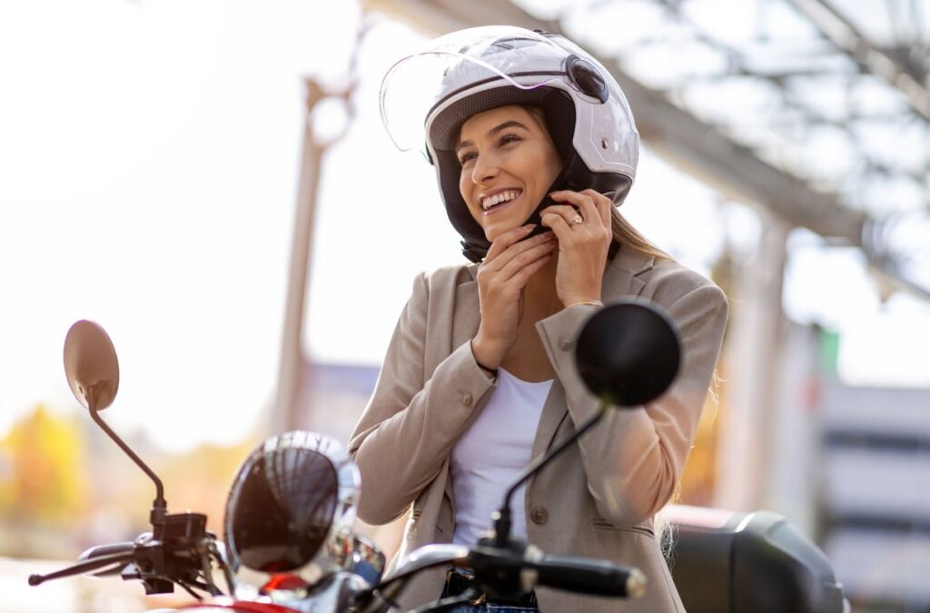 Is It Illegal To Ride A Motorcycle Without A Helmet In Illinois